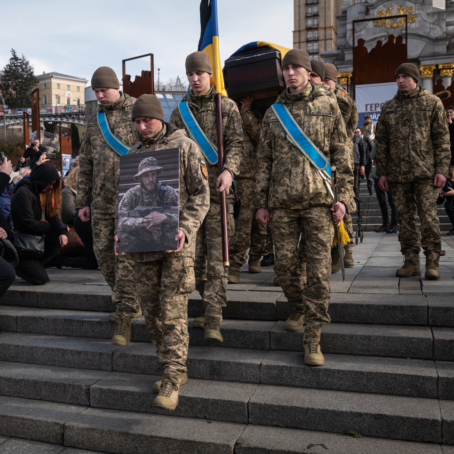 Ukraine and U.S. Talks on War Begin as Gulfs Remain
