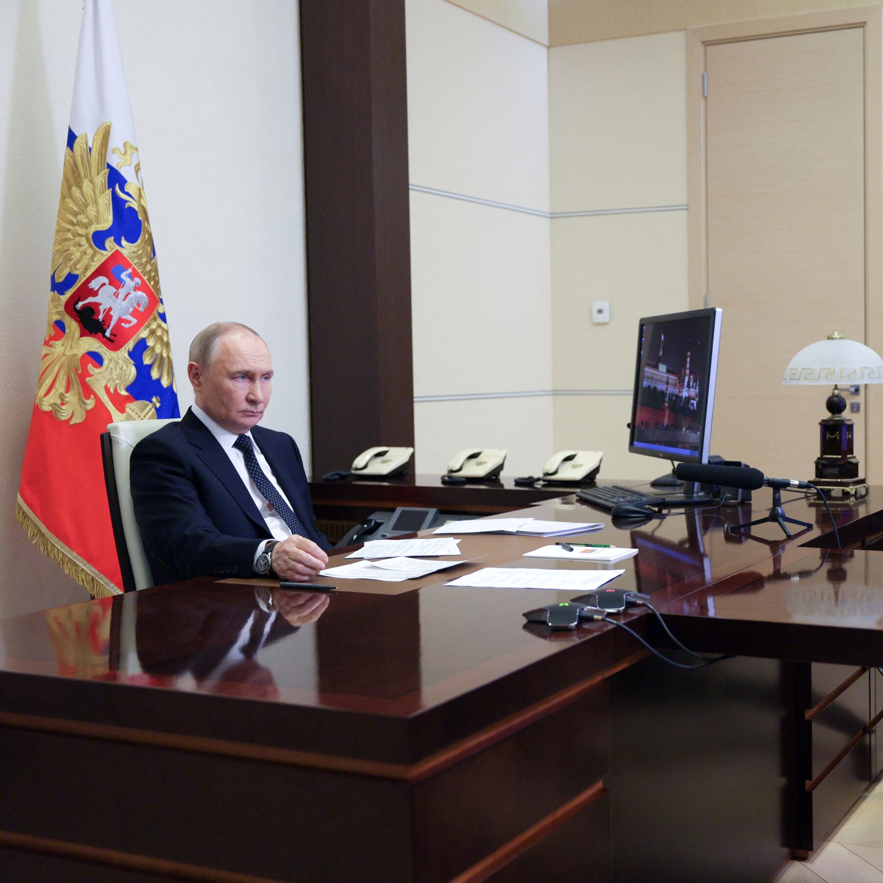 Putin and Zelensky Trade Accusations Amid Escalating Attacks