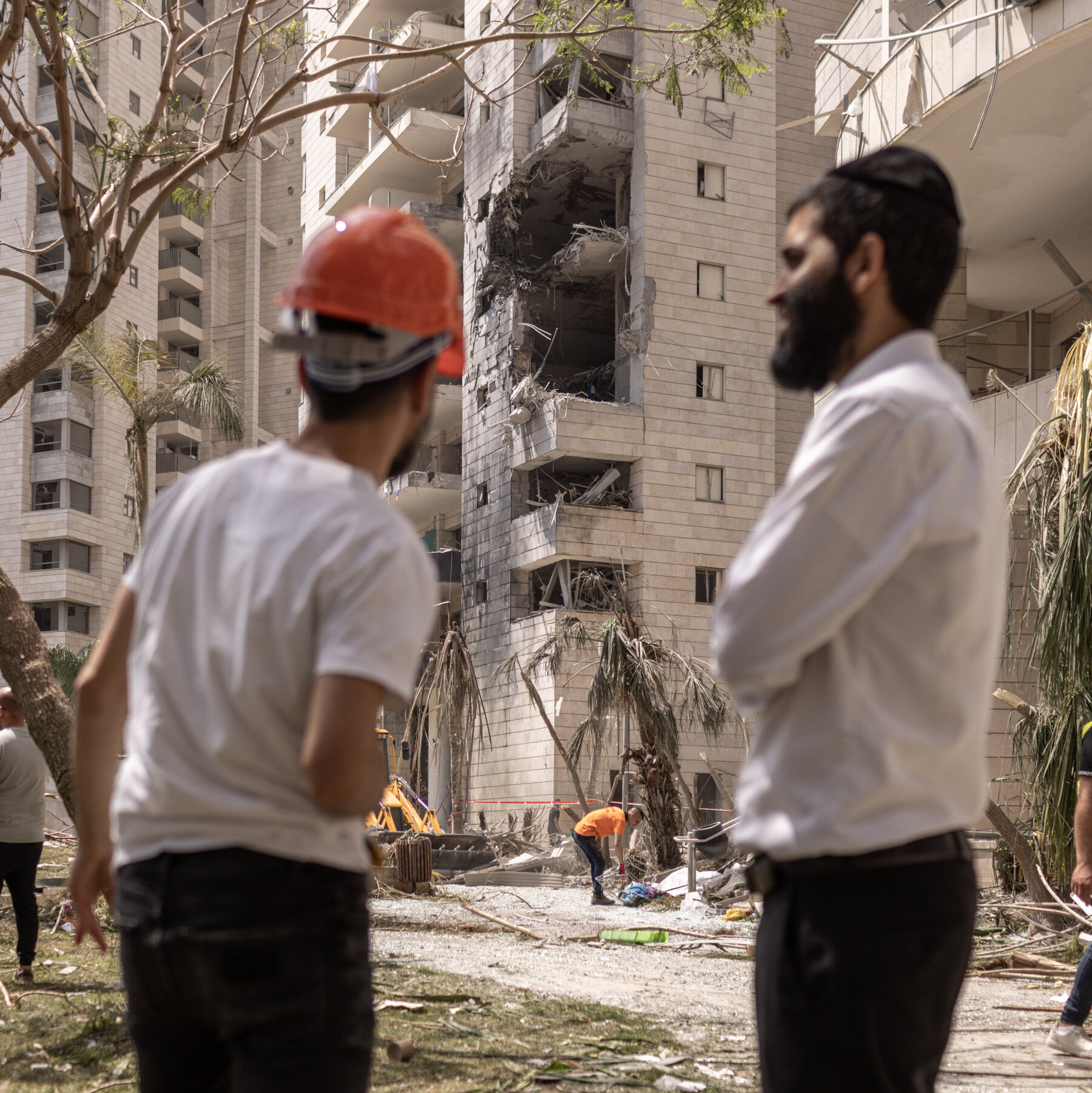 Live Updates: Israel Says It Attacked Headquarters of Powerful Iranian Military Unit