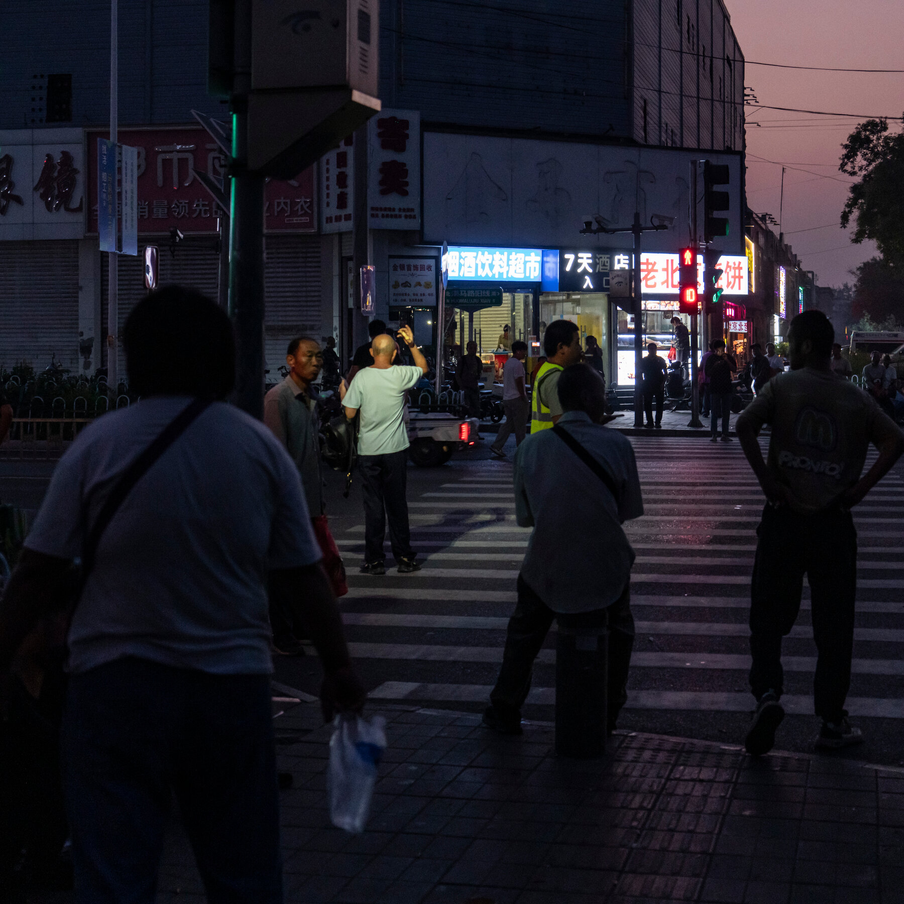 4 A.M. at a Beijing Labor Market: Jobs, and Hope, Are in Short Supply