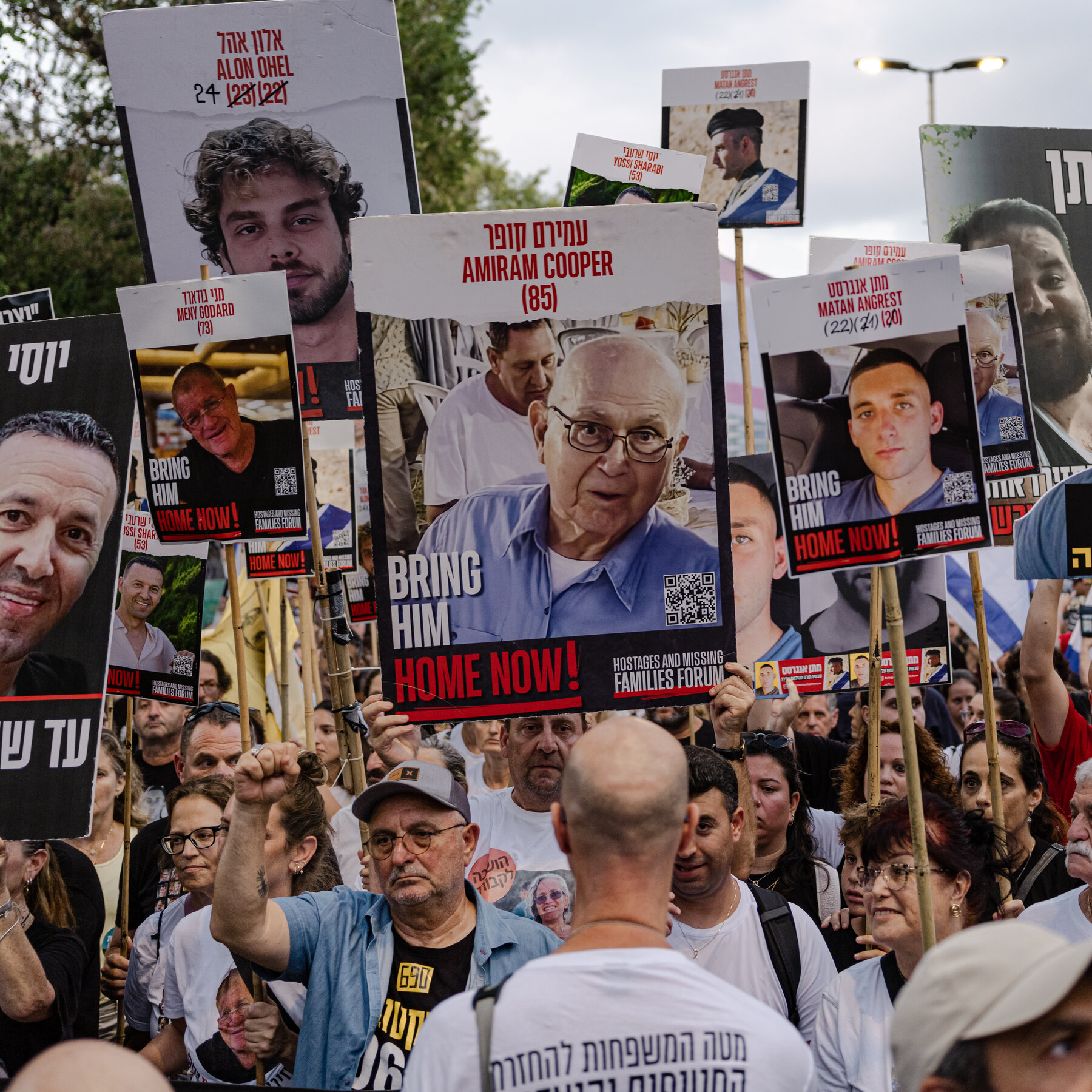 Live Updates: Hamas Says It Agrees to Release All Hostages in Gaza