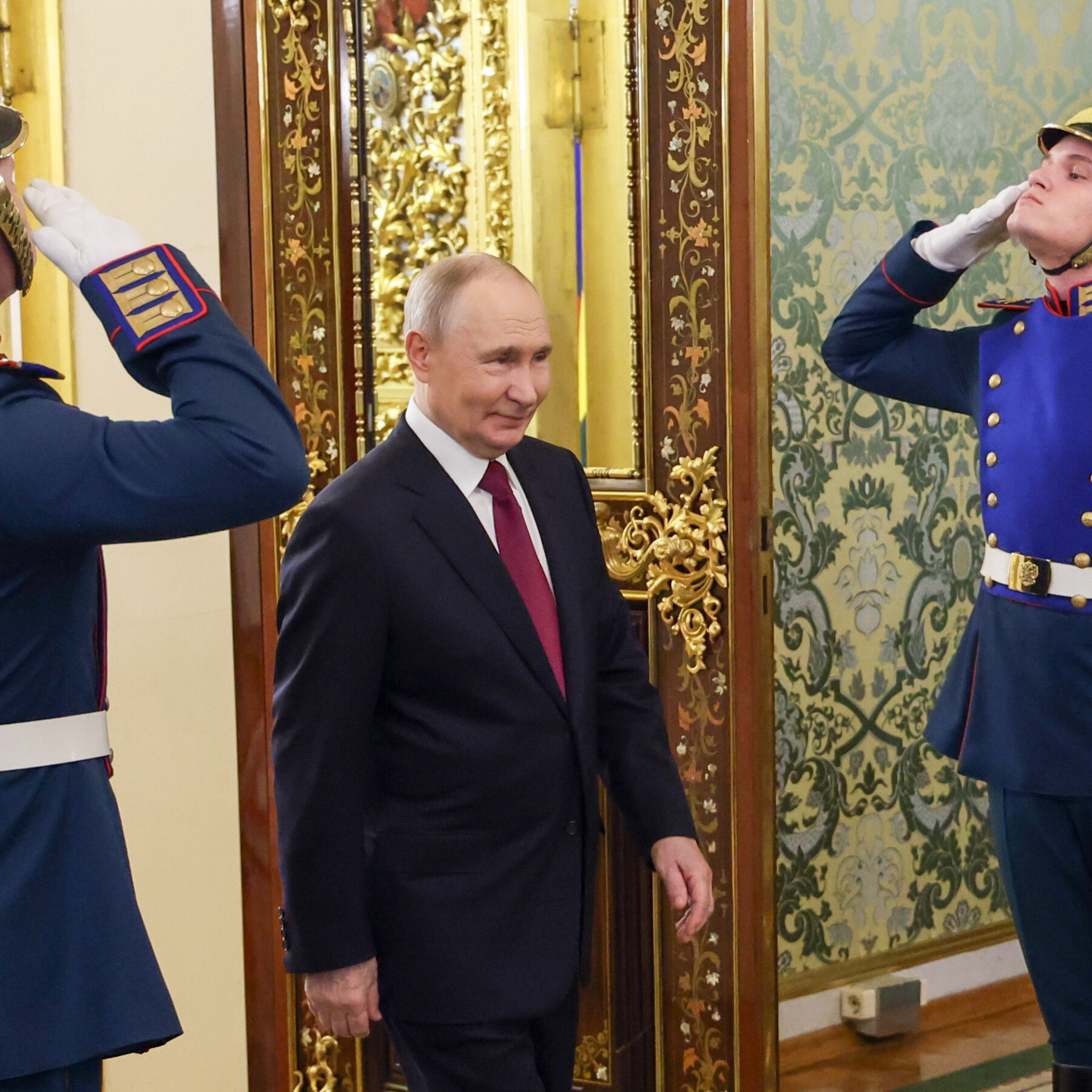 Putin’s Win-Win: Take a Russia-Friendly Peace Deal, or Fight On