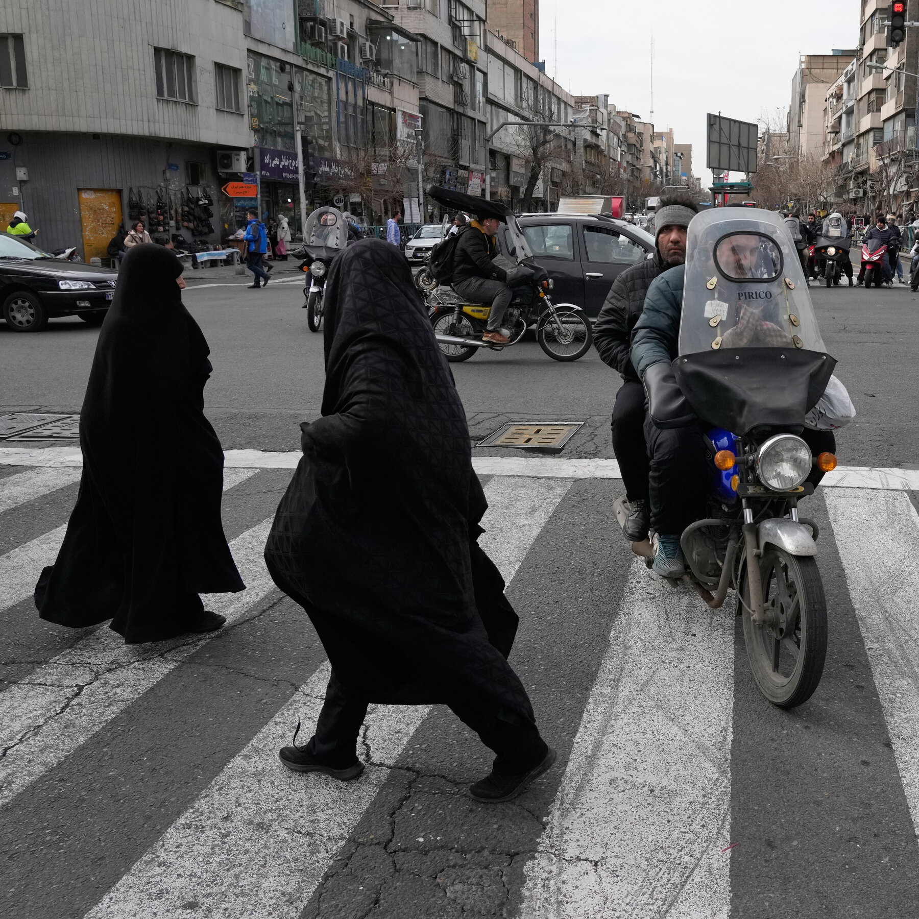 Memorials for Iran’s Slain Protesters Wil Test of State Crackdown