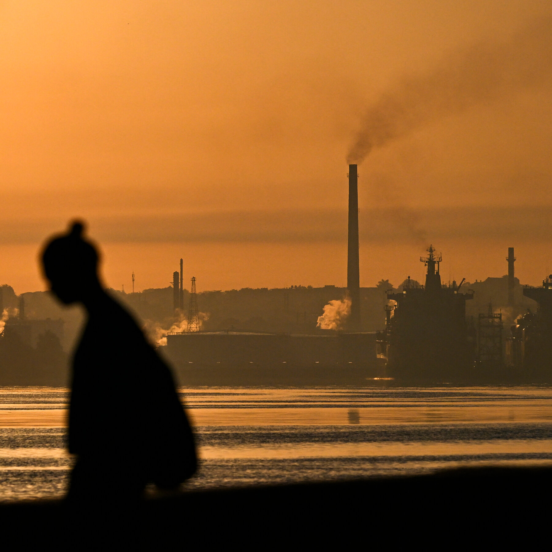 Trump Gives Green Light to Private Oil Sales to Cuba