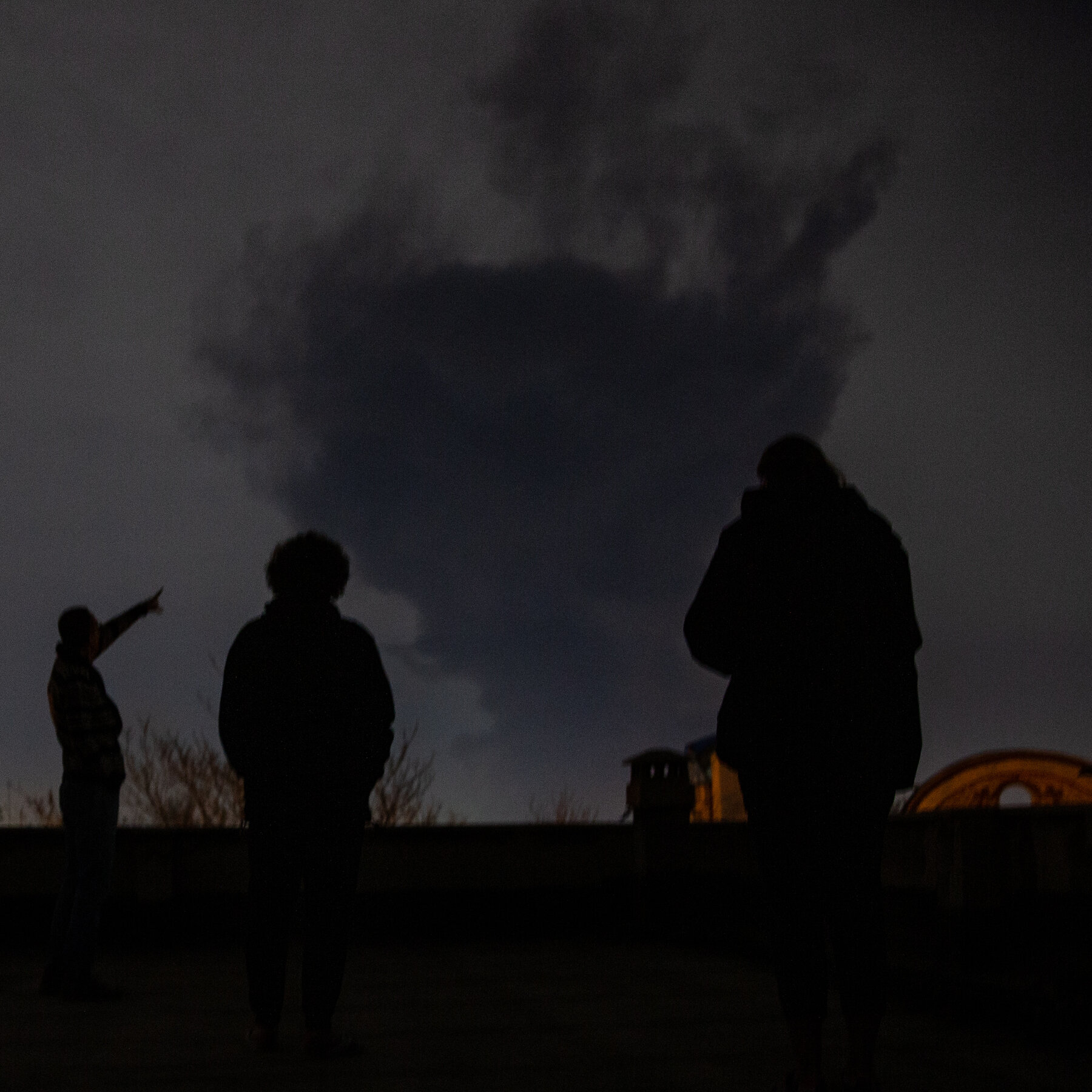 Mideast Fighting: Live Updates: New Wave of Airstrikes Batters Tehran