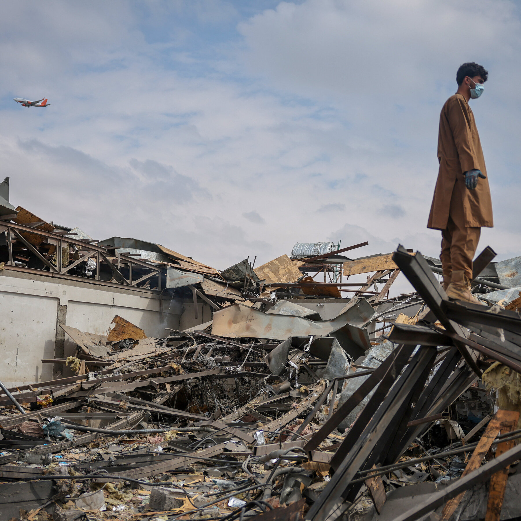 Hundreds Dead in Pakistani Airstrike on Kabul, Officials in Afghanistan Say