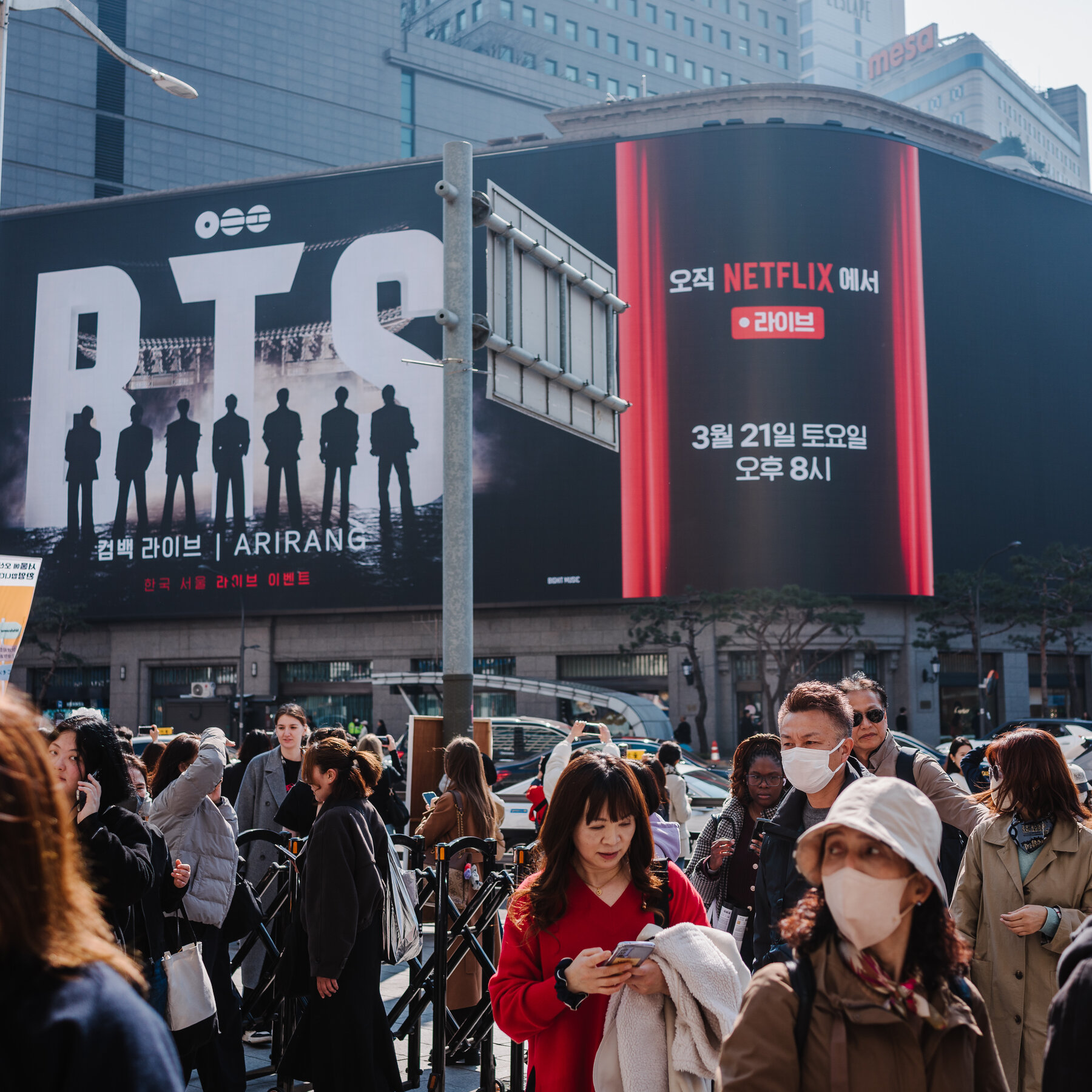 Live Updates: BTS Begins First Performance in Nearly 4 Years