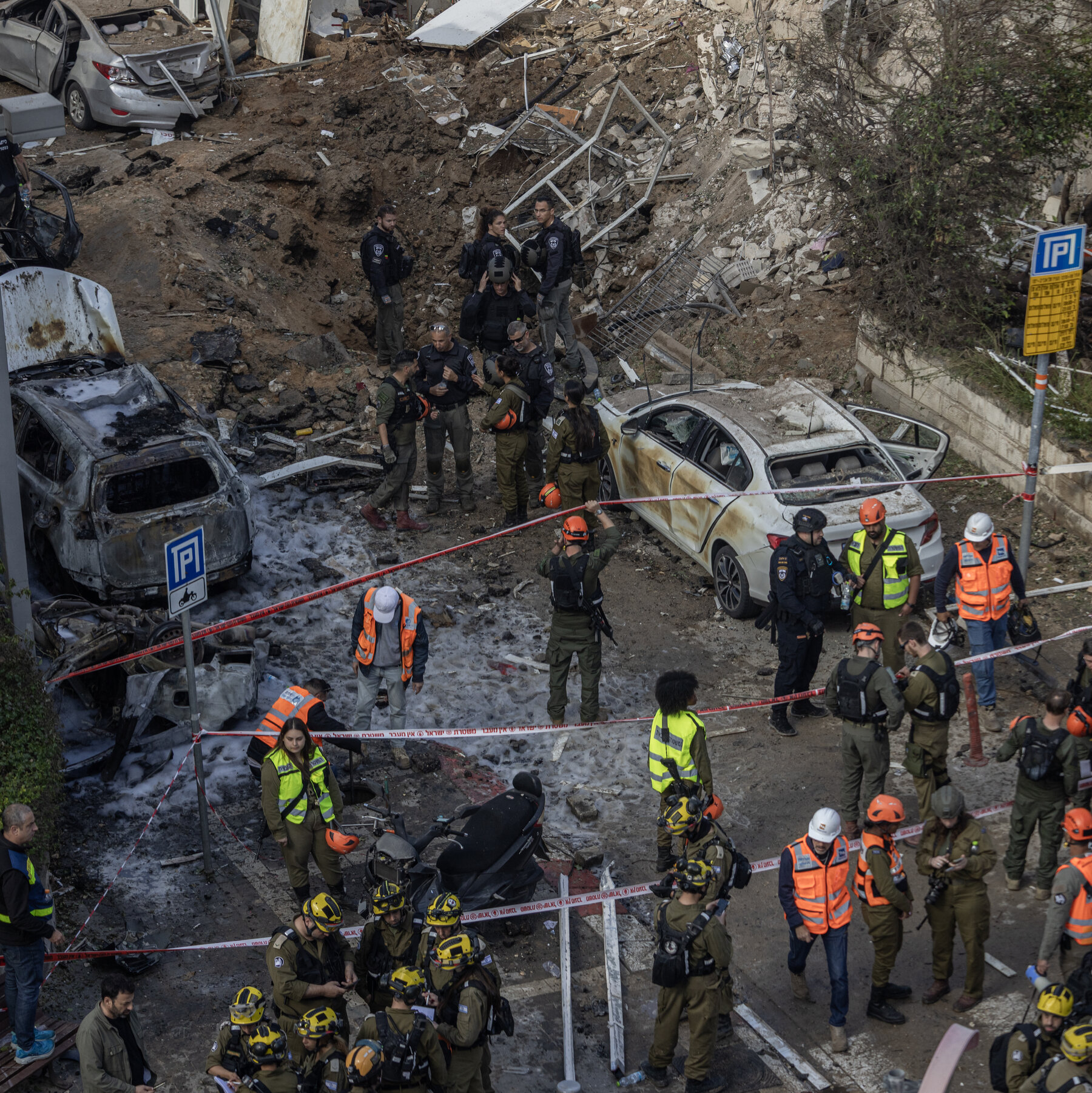 Iran War Live Updates: Tehran Fires Missile Barrage at Israel After U.S. Claims Progress on Talks