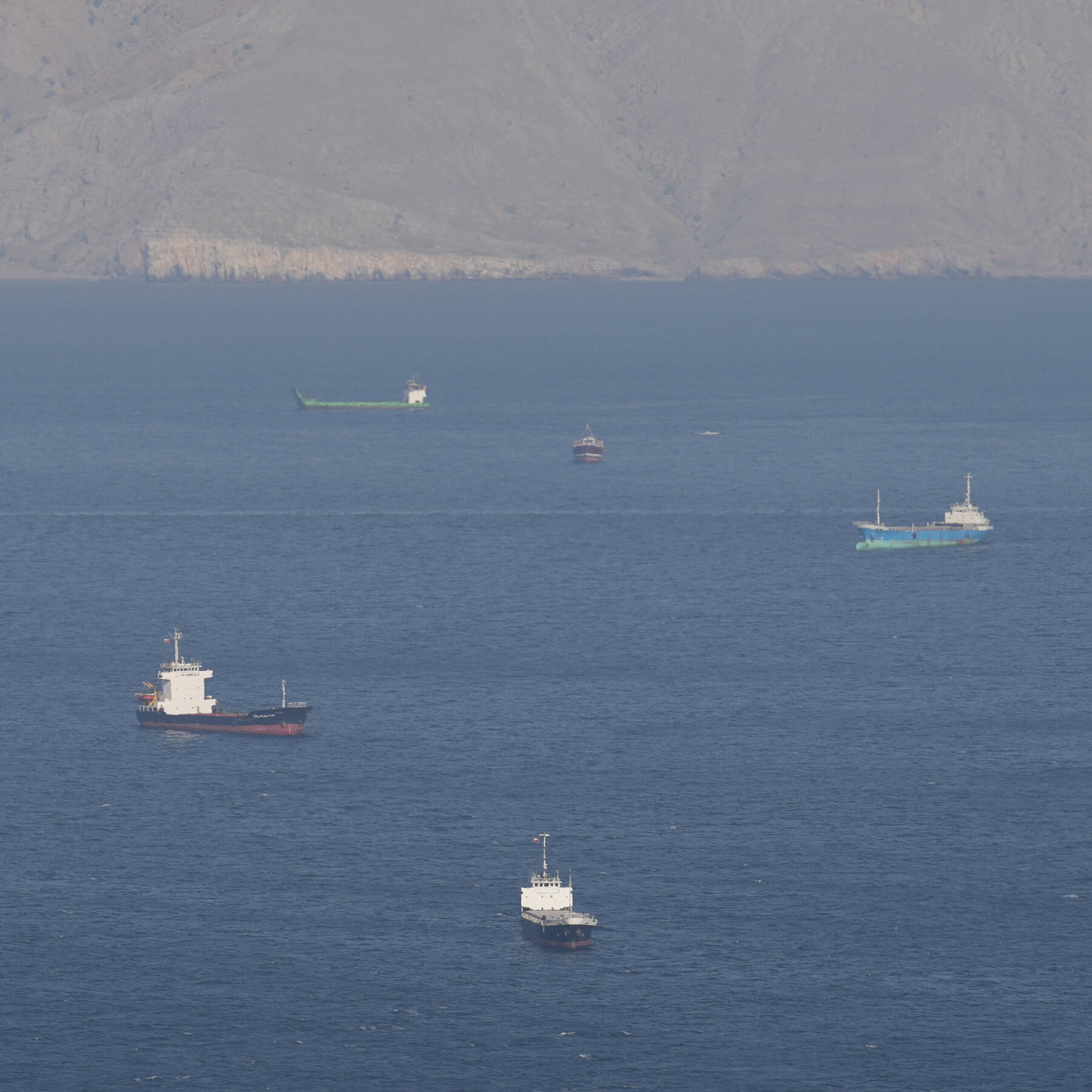 Iran War Live Updates: Iran Declares Strait of Hormuz Closed Again as Ships Report Attacks