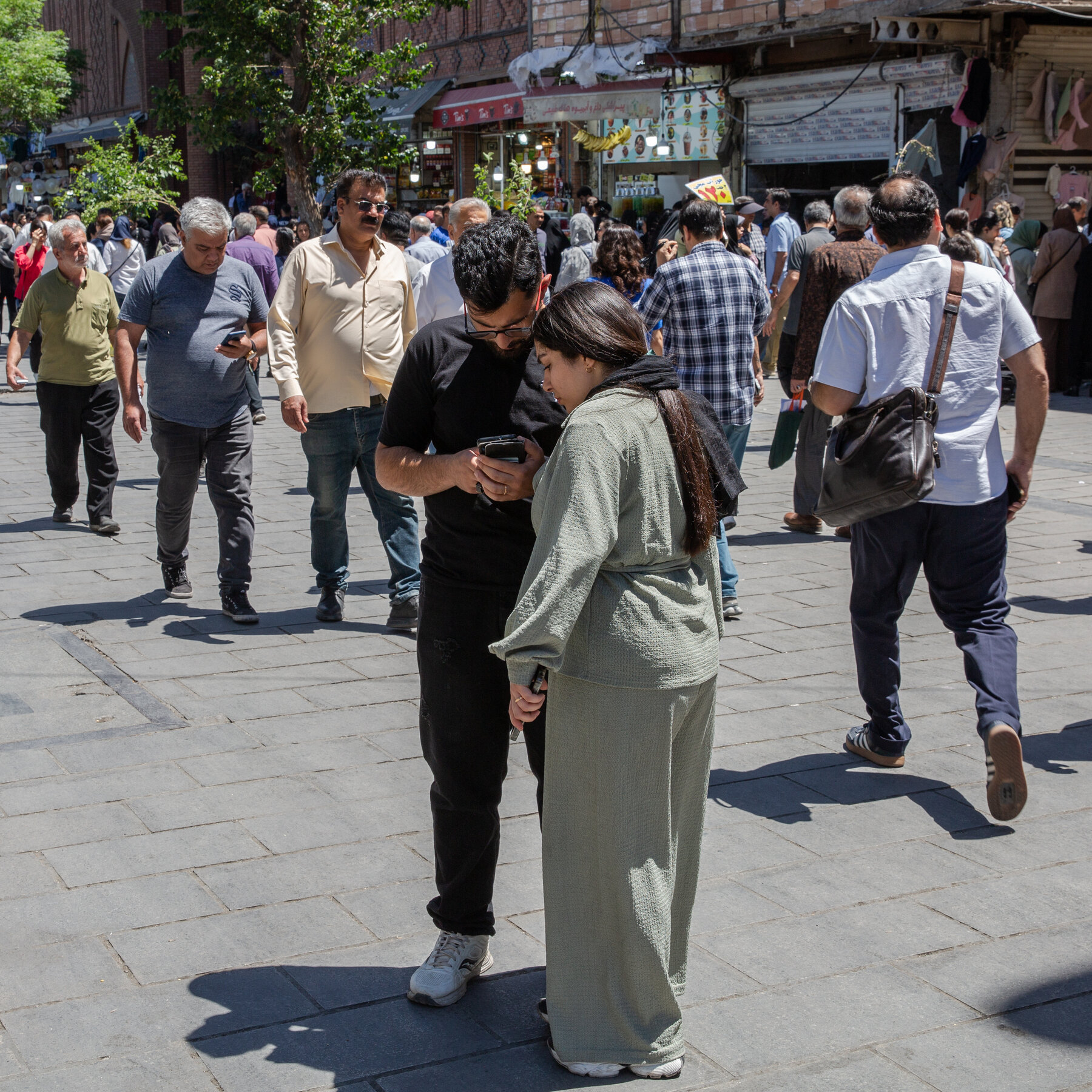 Iranians Emerge From a ‘Black Hole’ as Internet Shutdown Eases