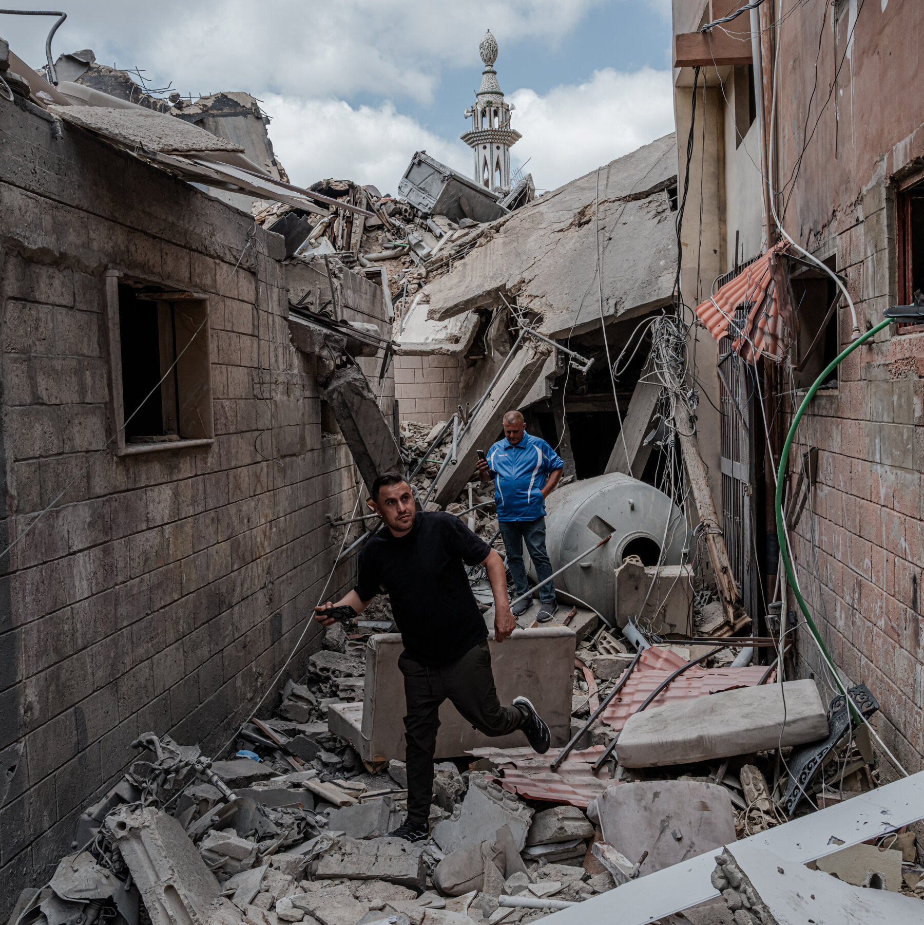 Iran War Live Updates: Fighting Flares in Lebanon, Complicating U.S.-Iran Peace Talks