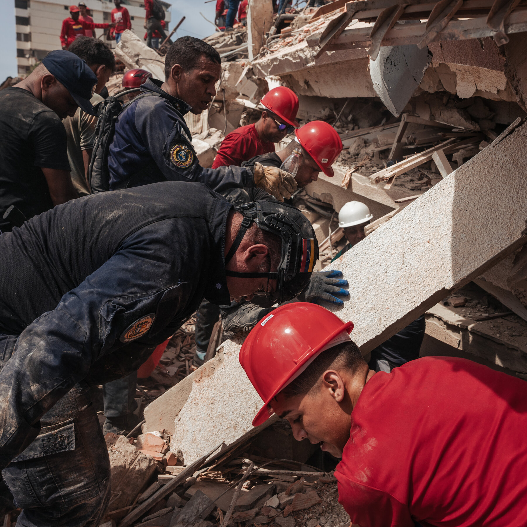 Venezuela Live Updates: More Rescuers Join Urgent Search for Quake Survivors