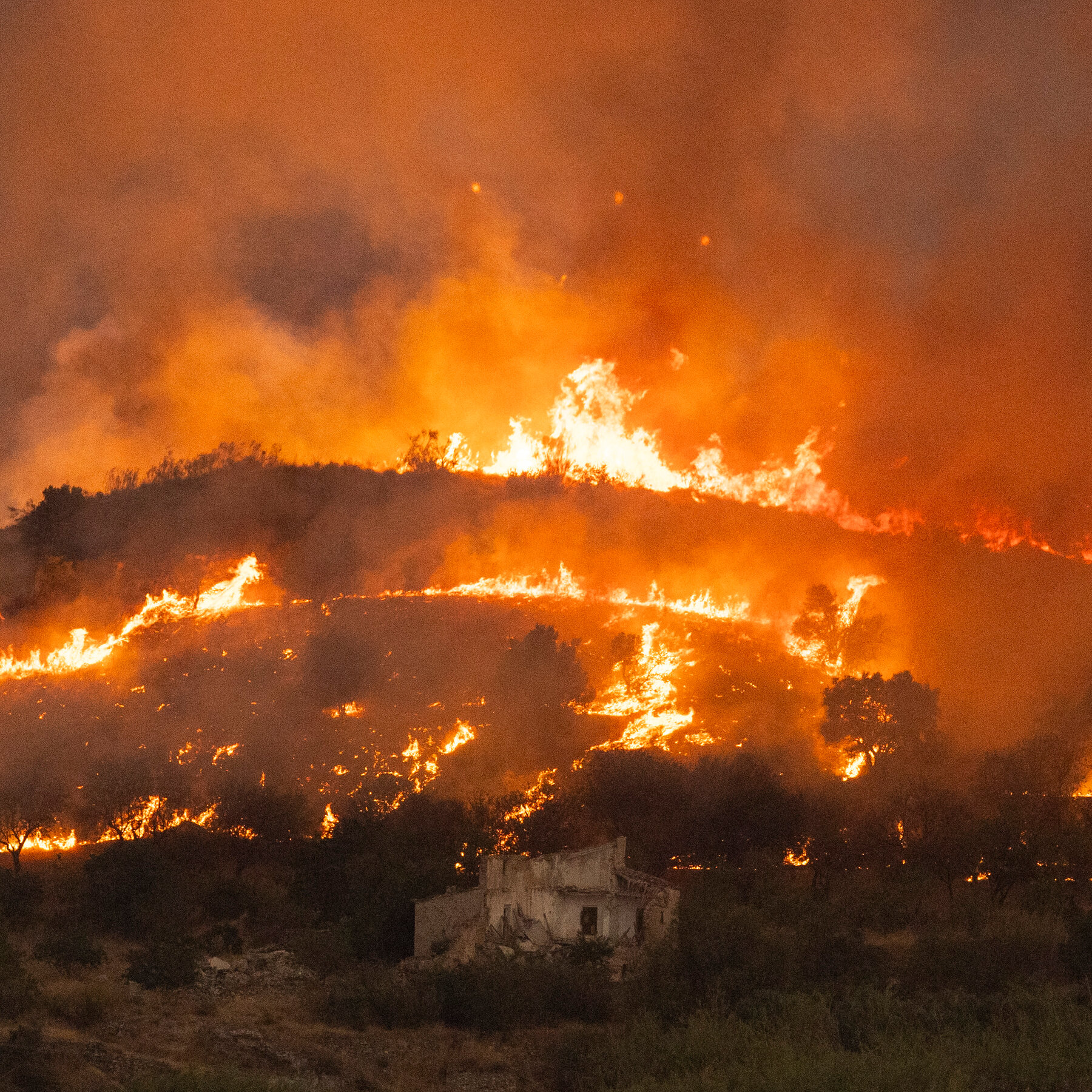 Residents of Spanish Towns Caught in Fierce Blazes Recount Harrowing Escapes