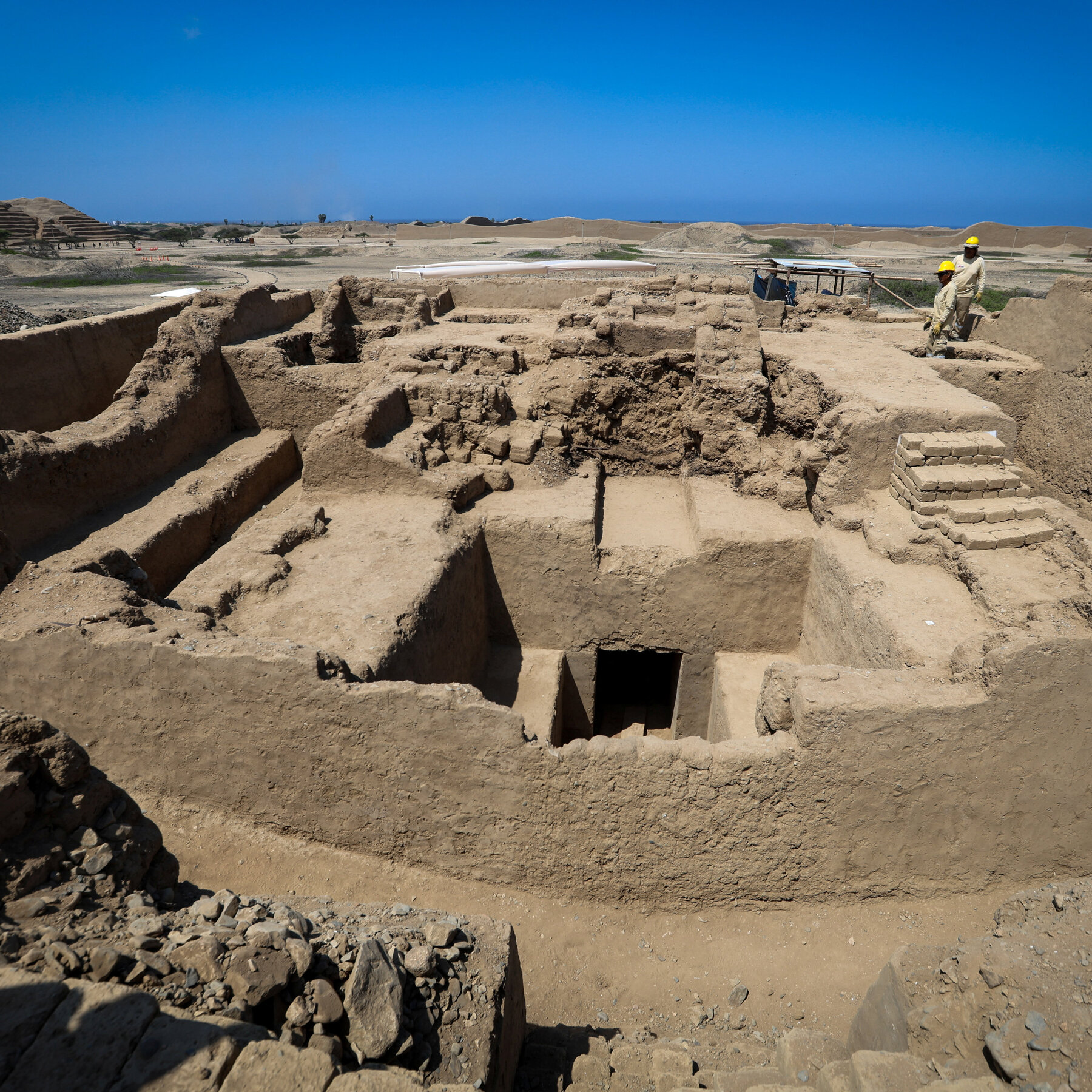 Ancient Tombs, Untouched by Looters, Are Found Under Peru’s Sands