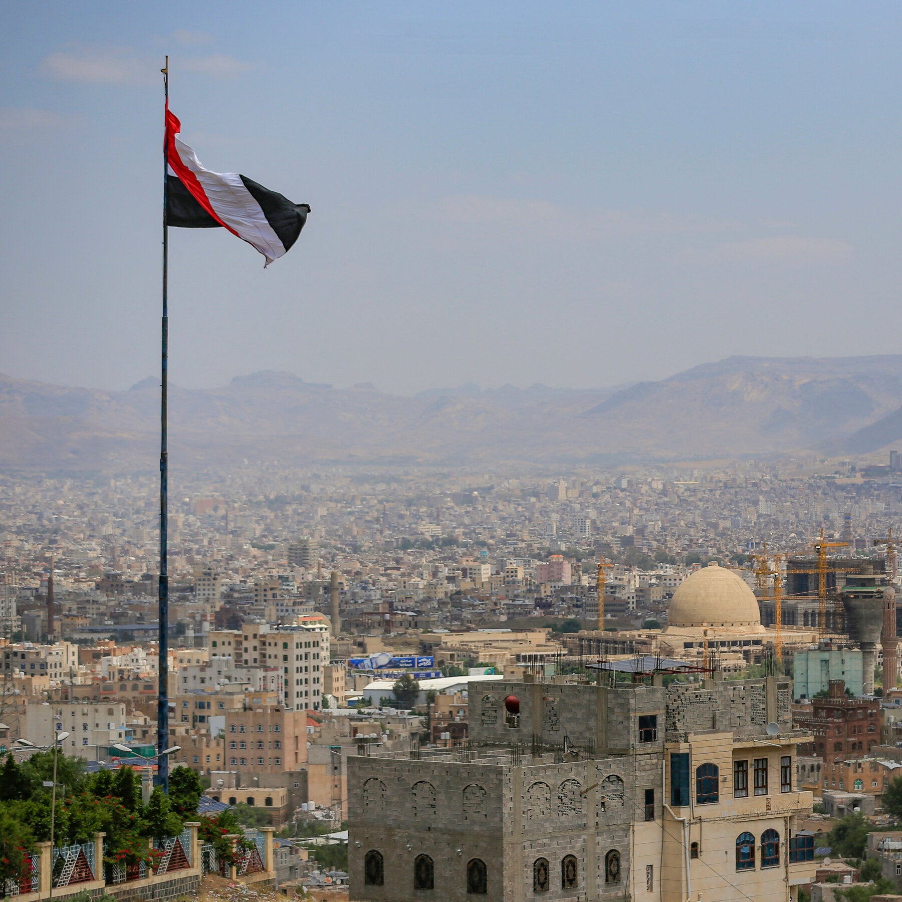 Fighting Intensifies in Yemen, Raising Fears Further of All-Out War
