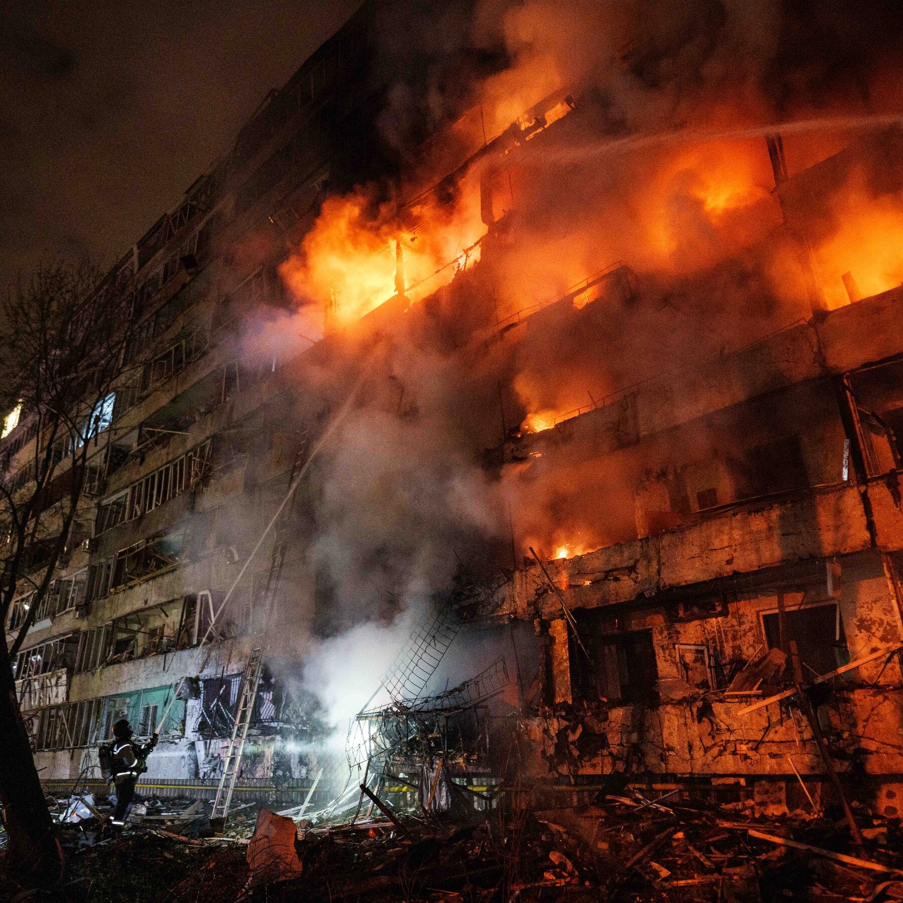 Ukraine’s Vulnerability Grows as Starlink Is Restricted and Russia Escalates