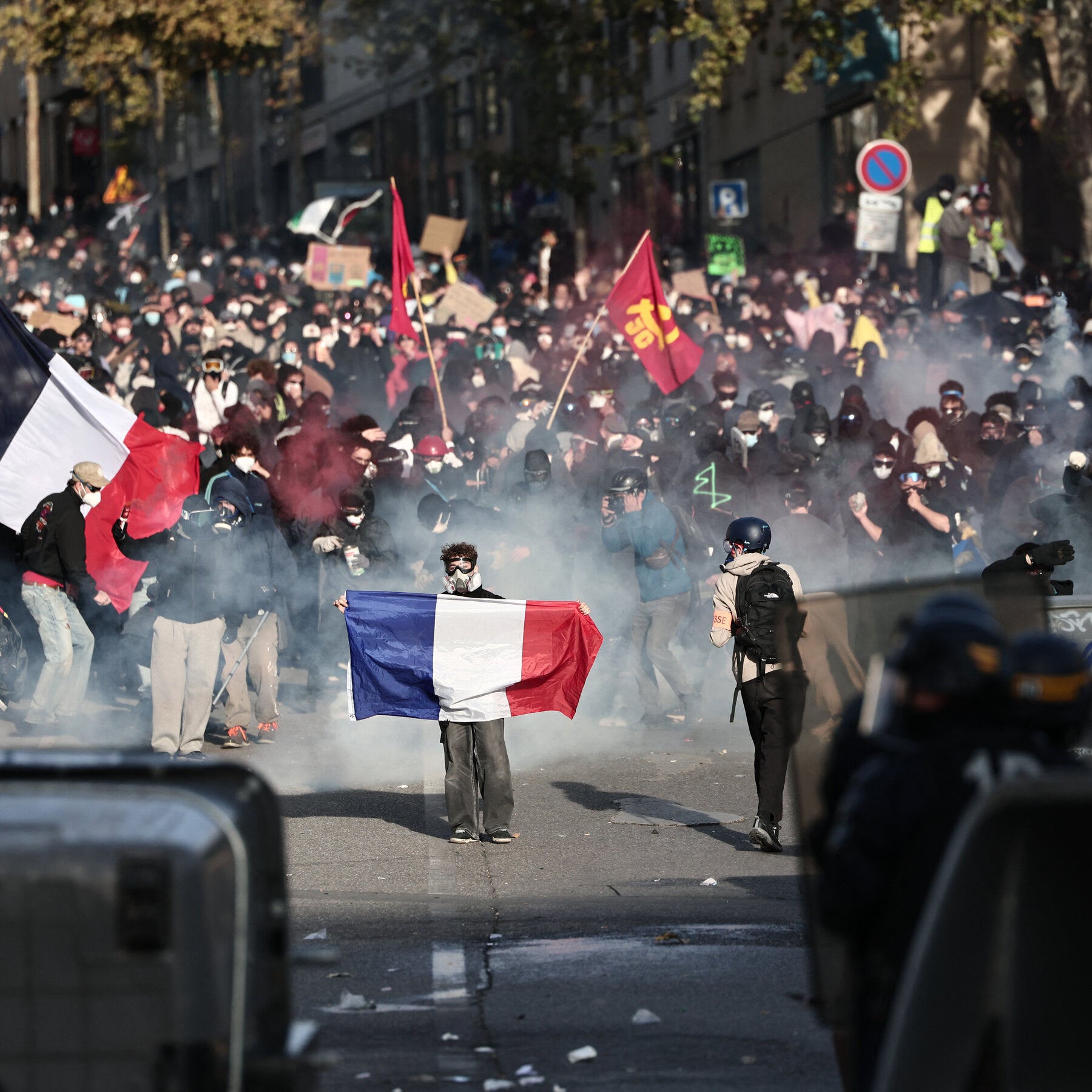 In Marseille, Macron Confronts a Potent Mix of France’s Problems