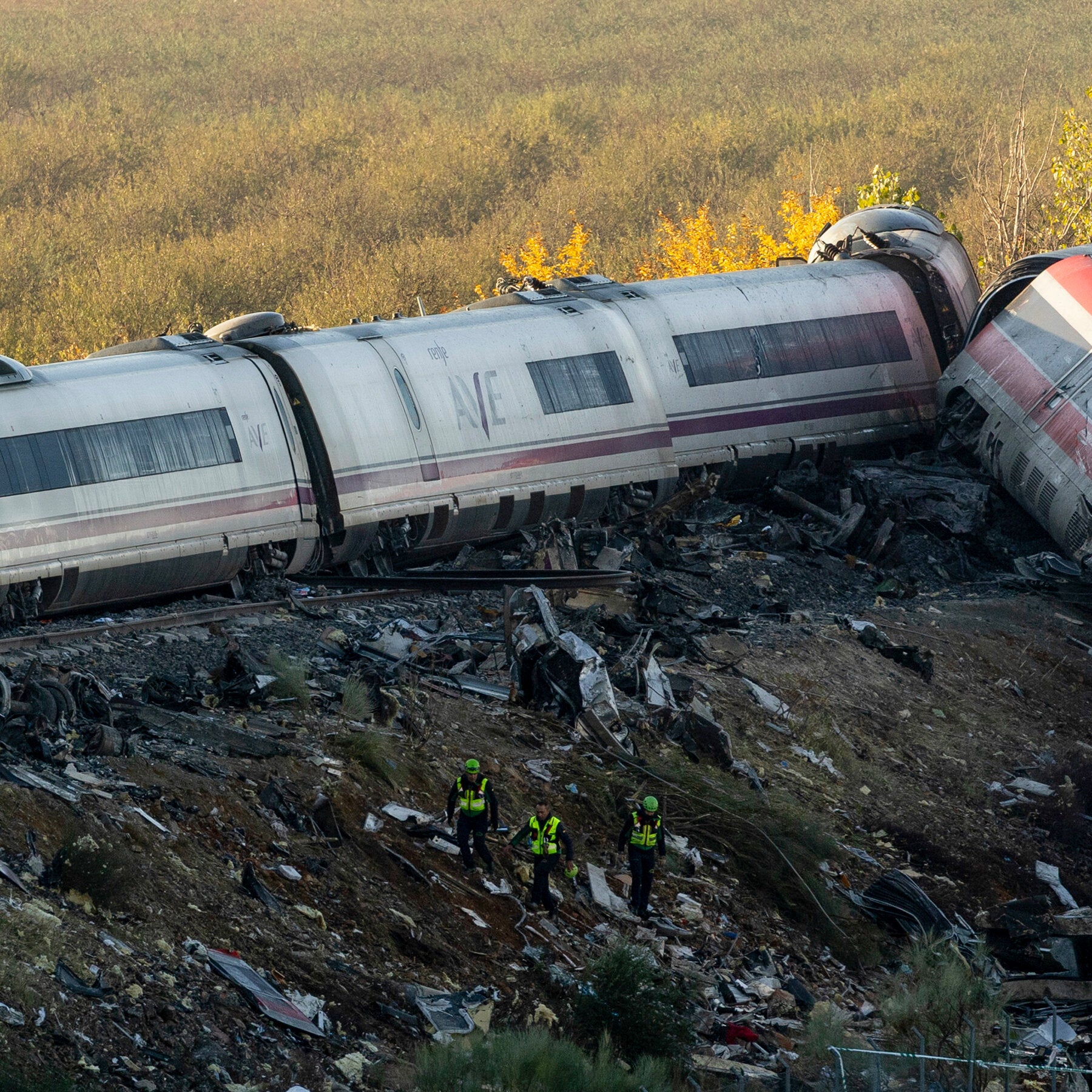 Spain Crash Investigators Focus on Train Traffic Controllers’ Role